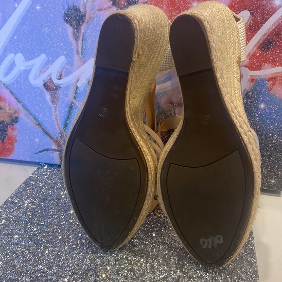 Catherine Malandrino | Miyoko Wedge Sandal | Size: 9 | Color: Silver Tan - Picture 9 of 17